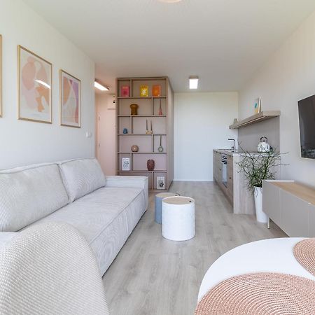 Cozy Apartment Near City Centrum And Bratislava Airport Eksteriør billede