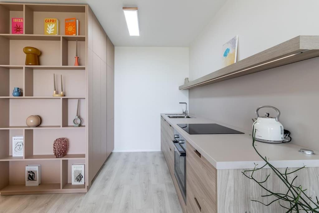 Cozy Apartment Near City Centrum And Bratislava Airport Eksteriør billede