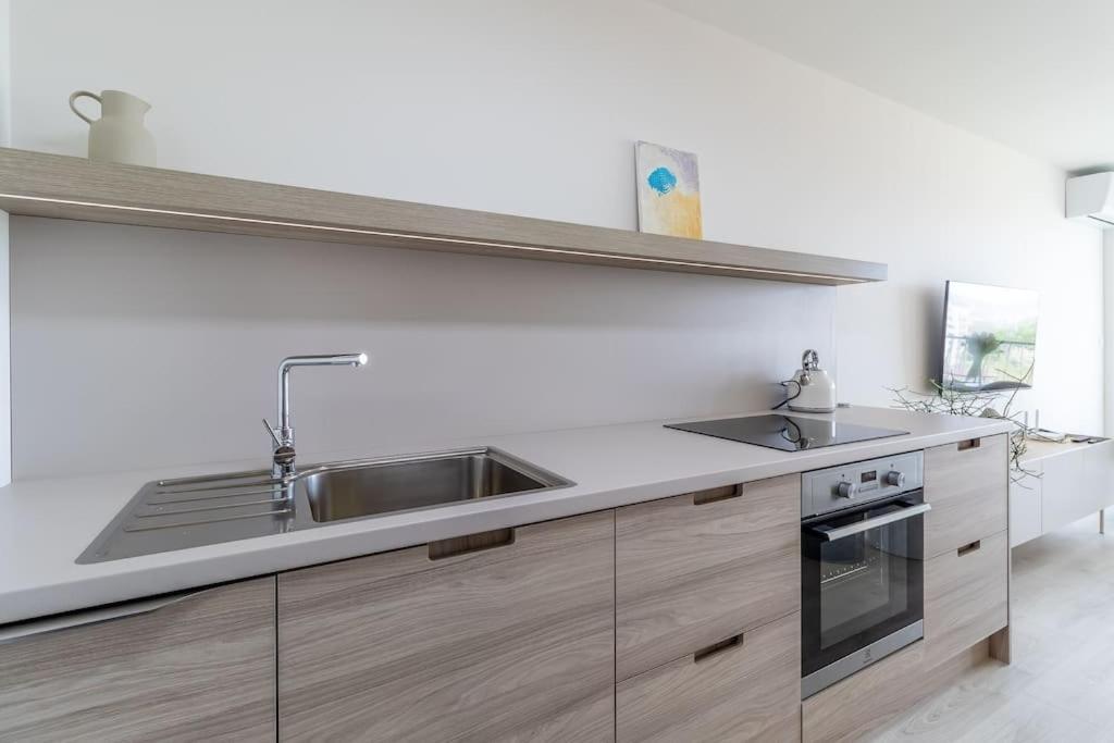 Cozy Apartment Near City Centrum And Bratislava Airport Eksteriør billede