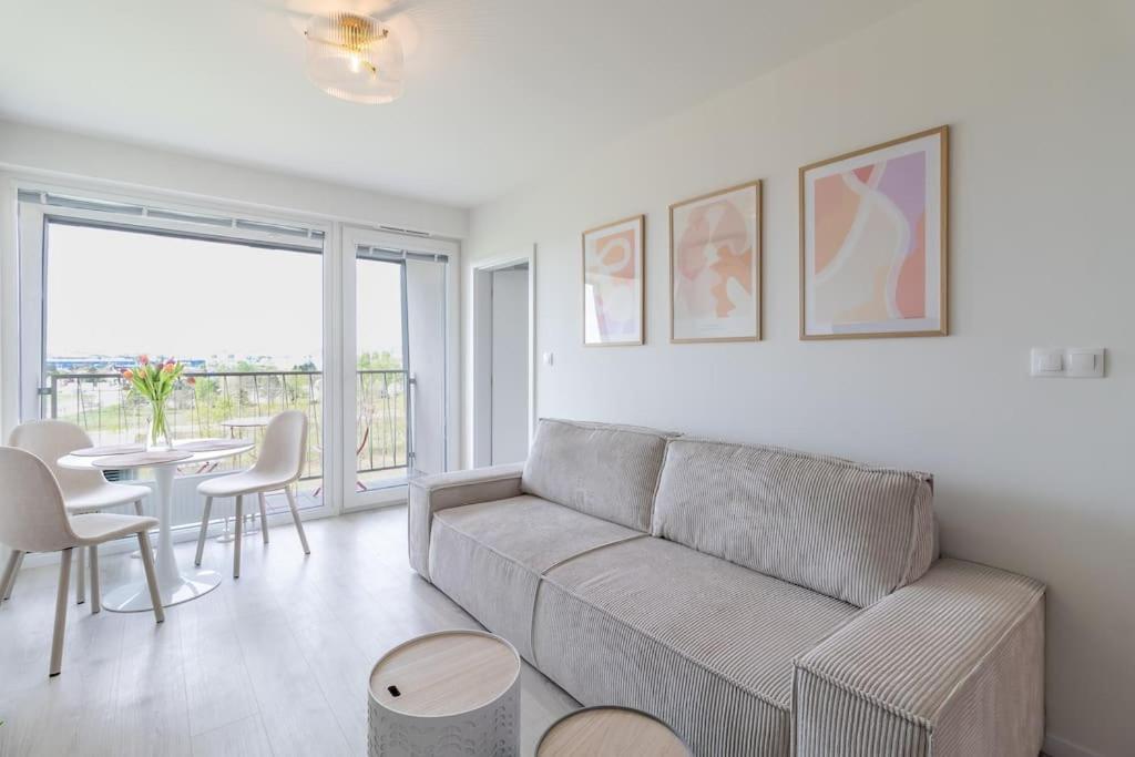 Cozy Apartment Near City Centrum And Bratislava Airport Eksteriør billede